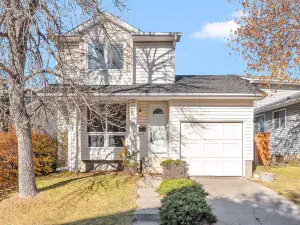 137 Pantego Lane NW Calgary AB T3K 0T1 MLS #A2262652 broker reciprocity