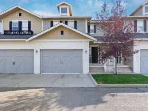 101, 44 Gateway Drive NE Airdrie AB T4B 0J6 MLS #A2256405 broker reciprocity