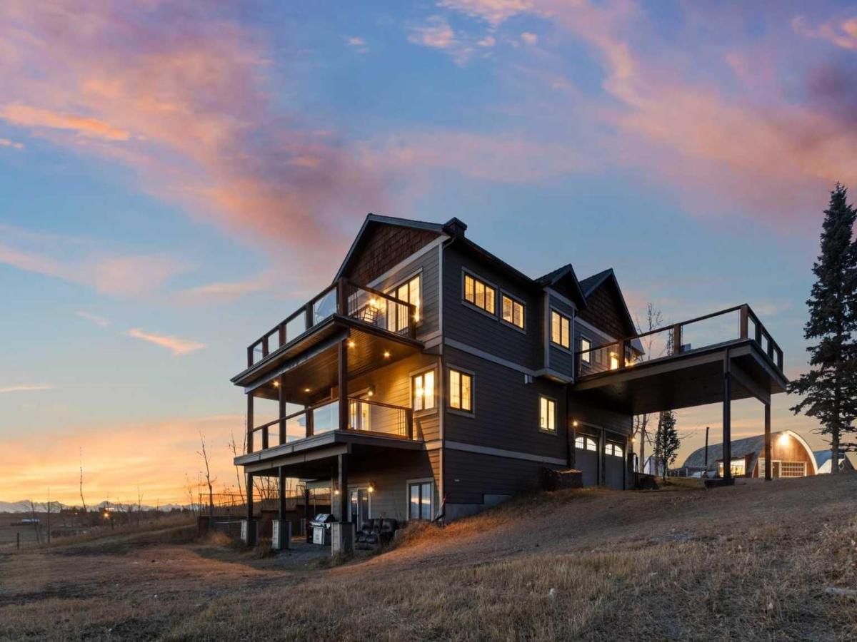 41031 Camden Lane Rural Rocky View County AB T4C1A1 MLS #A2265604 MLS #A2265604 image #0