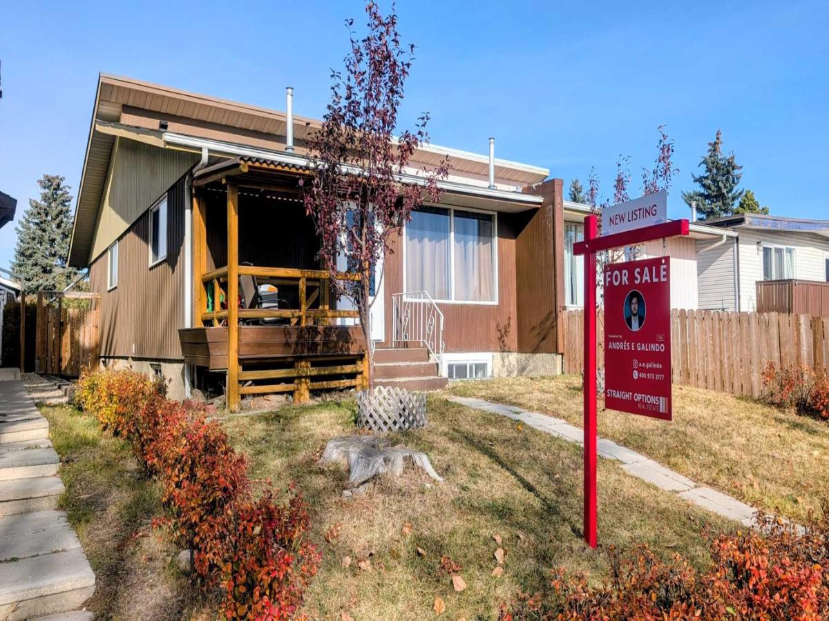 430 Pinehill Road NE Calgary AB T1Y 2M6 MLS #A2265611 MLS #A2265611 image #0