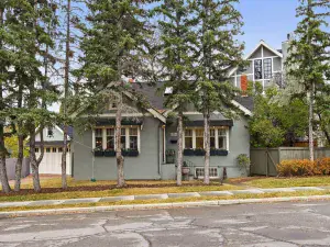 302 24 Avenue SW Calgary AB T2S 0K2 MLS #A2245198 broker reciprocity