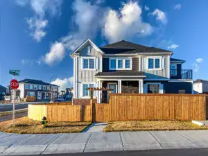 17 Castleridge Way NE Calgary AB T3J 1N8 MLS #A2266249 broker reciprocity