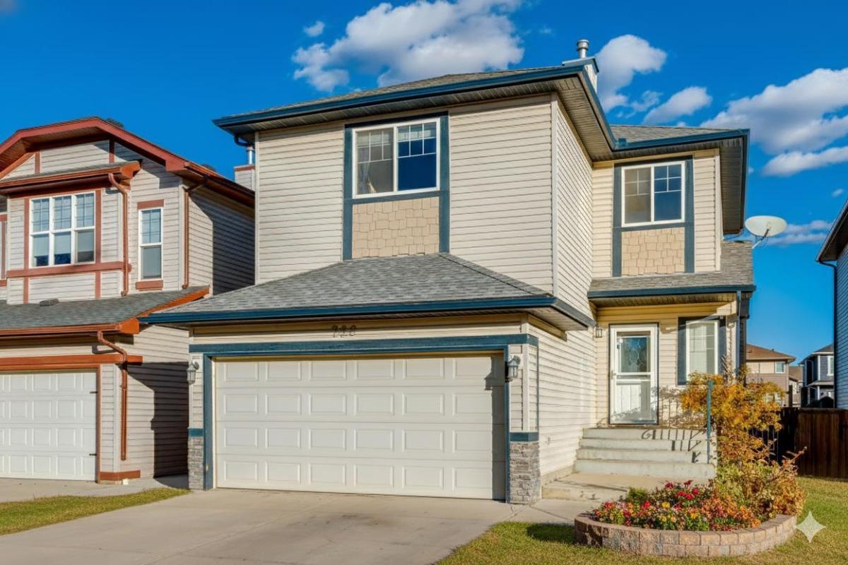 756 Luxstone Landing SW Airdrie AB T4B 3L1 | MLS #A2266789 MLS #A2266789 image #0