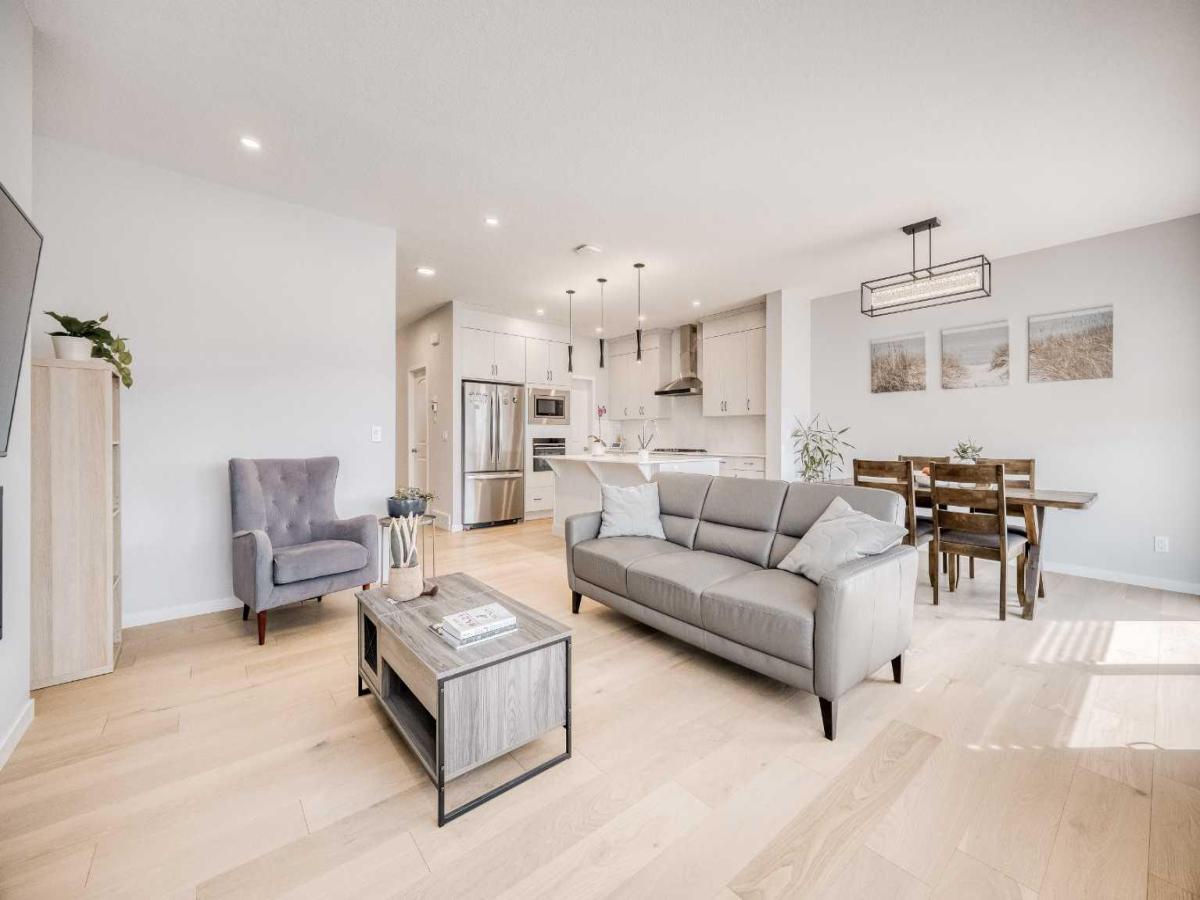 156 Ambleside Crescent NW Calgary AB T3P 1W3 MLS #A2267013 MLS #A2267013 image #0