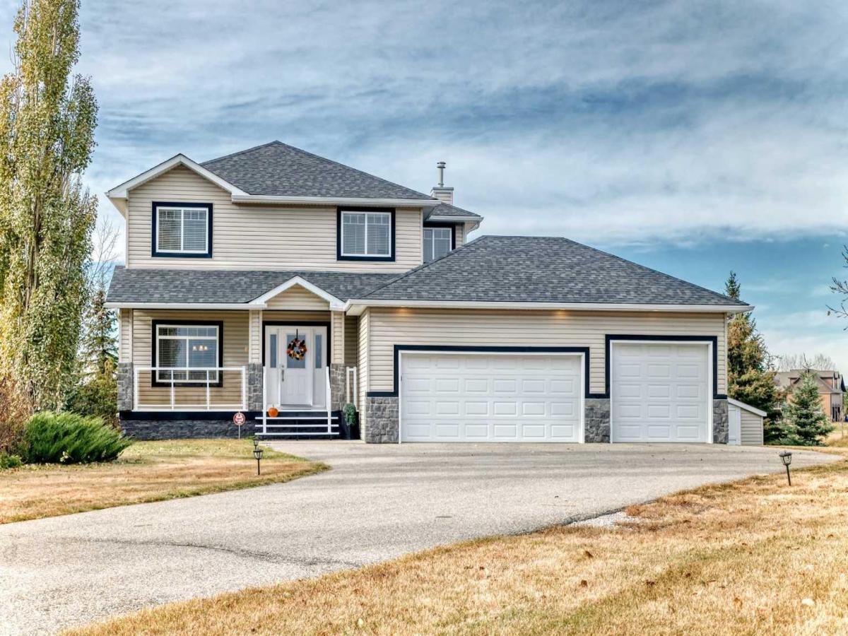 7 Stage Coach Meadow Rural Rocky View County AB T4A 0P2 MLS #A2267077 MLS #A2267077 image #0