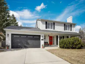 3731 43 Street SW Calgary AB T2E3P7 MLS #A2255819 broker reciprocity