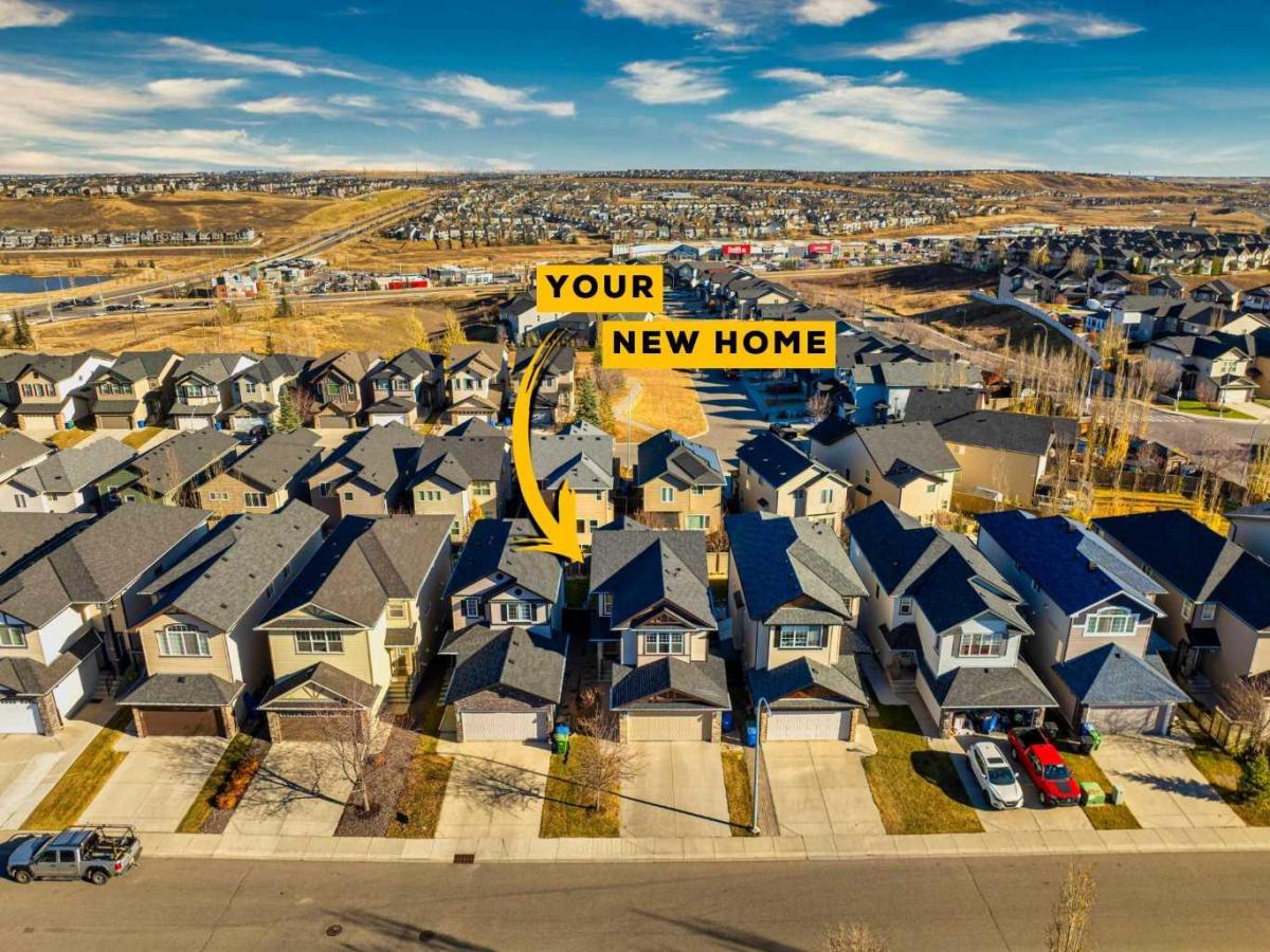 28 Kinlea Link NW Calgary AB T3R 0C4 MLS #A2267395 MLS #A2267395 image #0