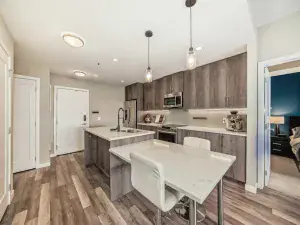 3, 1833 21 Avenue NW Calgary AB T2M 1M5 MLS #A2248419 broker reciprocity