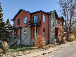 811 Seattle Drive SW Calgary AB T2W 0M9 MLS #A2242588 broker reciprocity