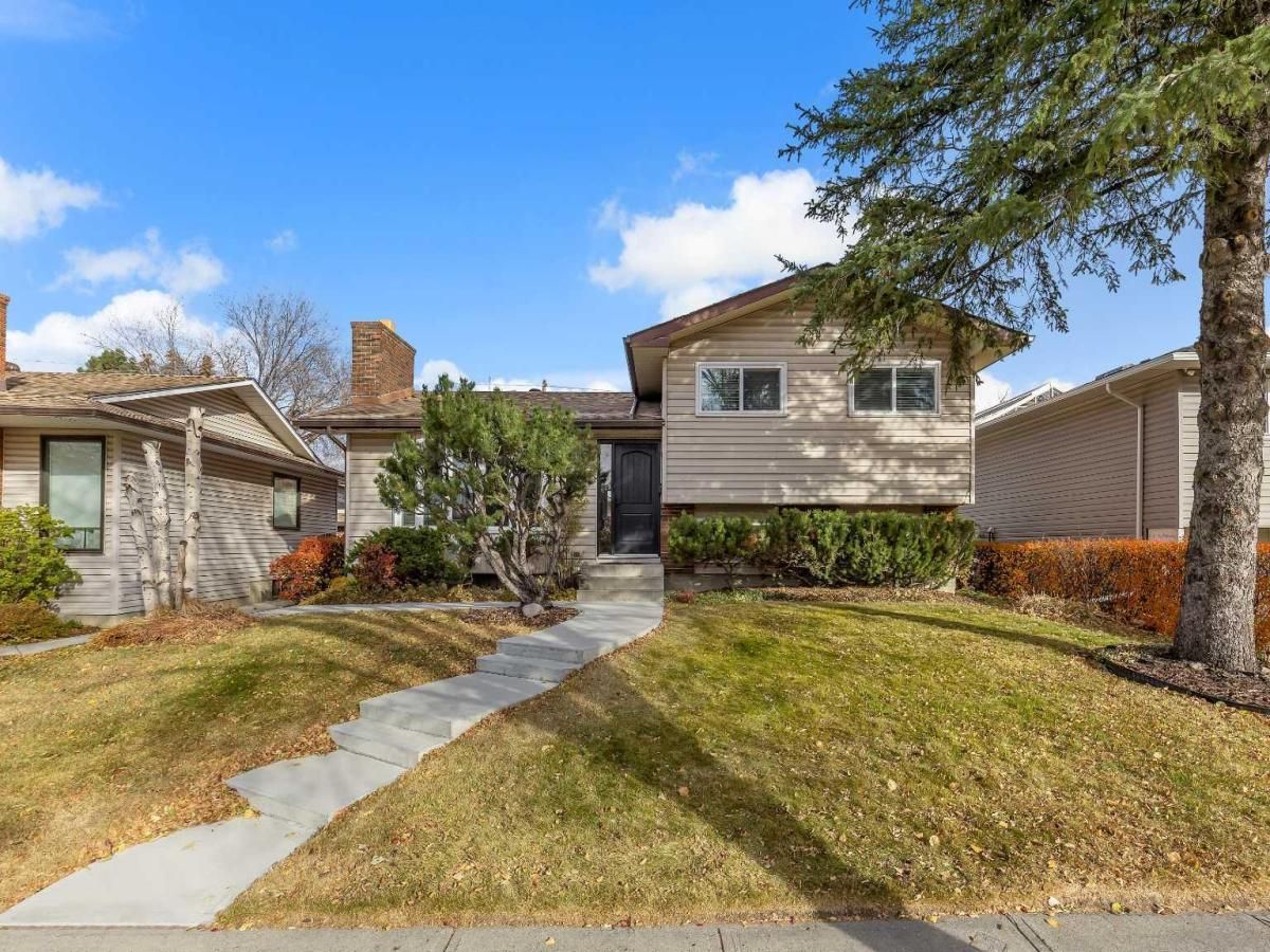 4632 26 Avenue NE Calgary AB T1Y 2R8 MLS #A2267557 MLS #A2267557 image #0