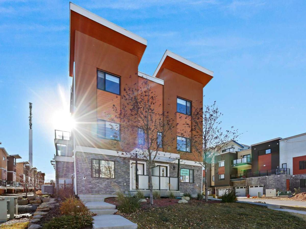 357 Sage Hill Circle NW Calgary AB T3R 1V2 MLS #A2268105 MLS #A2268105 image #0