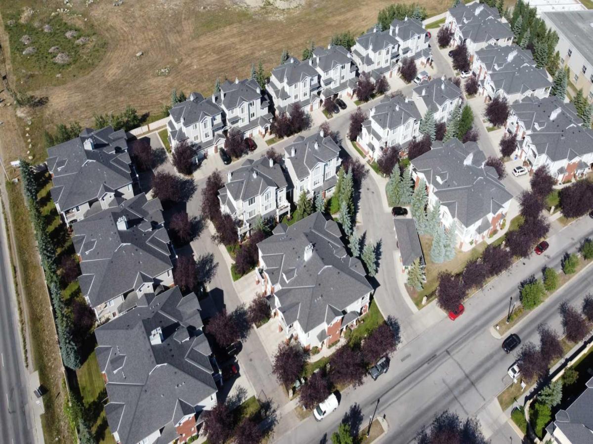 804, 8000 Wentworth Drive SW Calgary AB T3H 5K8 MLS #A2250830 MLS #A2250830 image #0