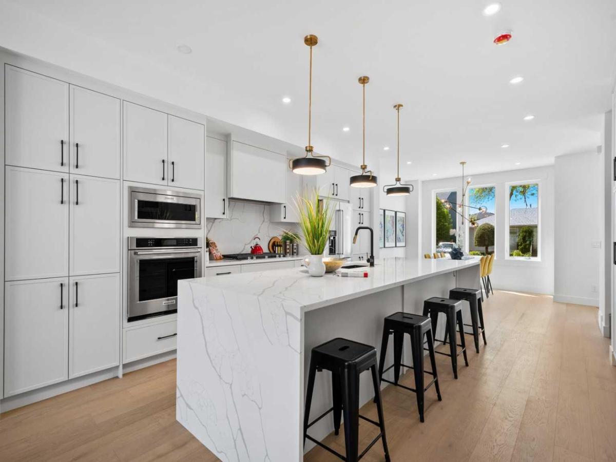 3116 4A Street NW Calgary AB T2M 3B4 MLS #A2268162 MLS #A2268162 image #0