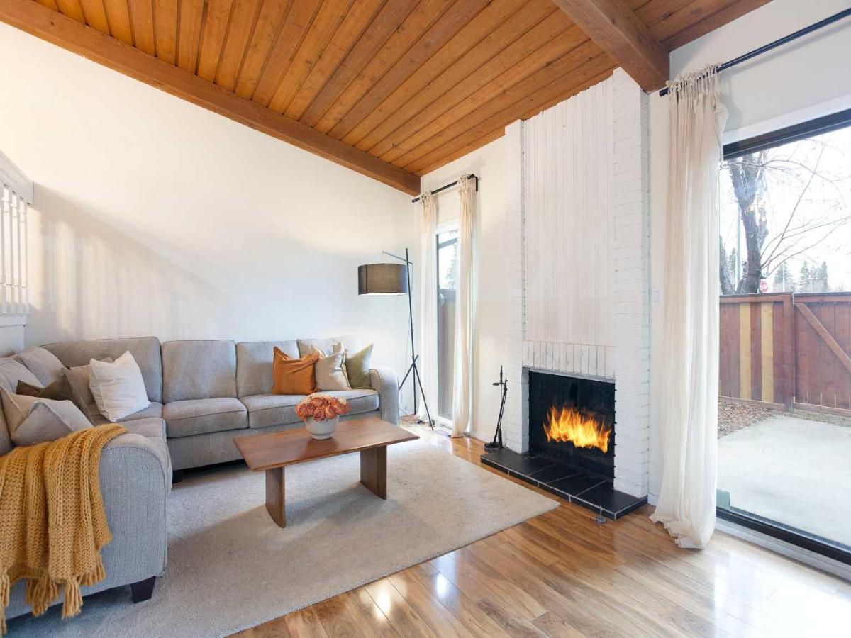 54, 10030 Oakmoor Way SW Calgary AB T2V 4S8 MLS #A2268494 MLS #A2268494 image #0