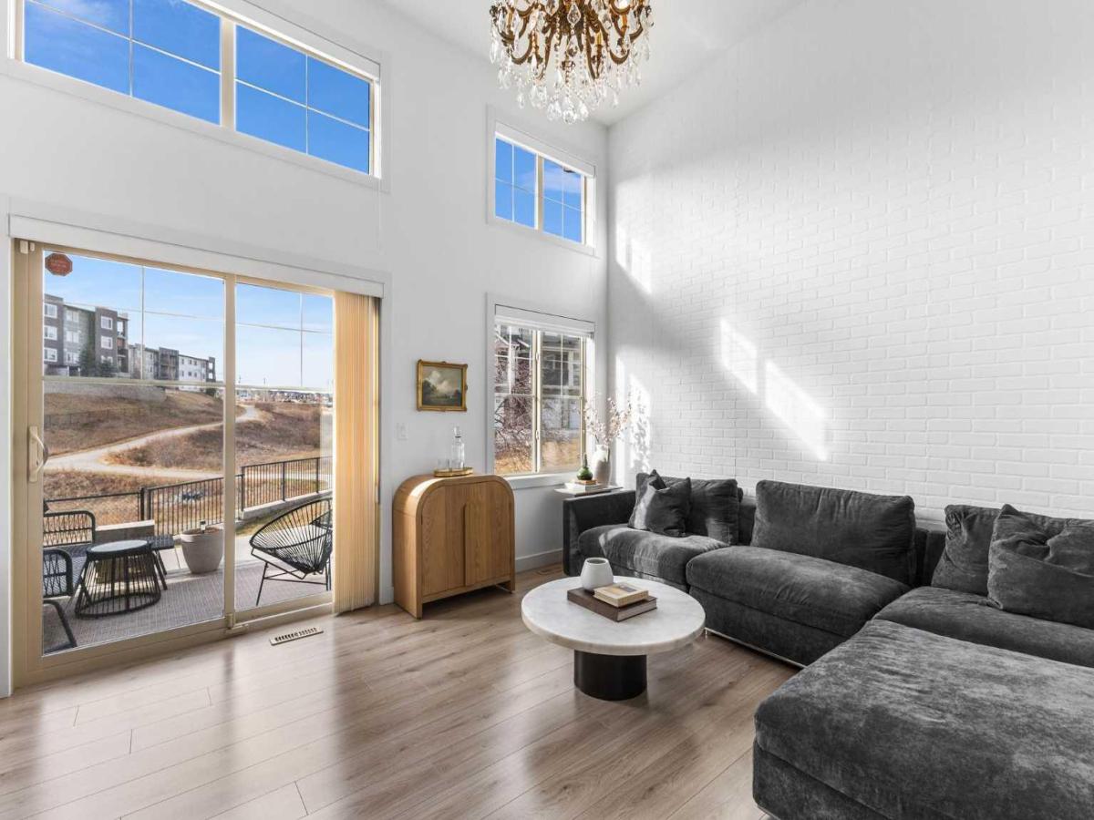 443 Sage Hill Grove NW Calgary AB T3R 0Z8 MLS #A2268756 MLS #A2268756 image #0