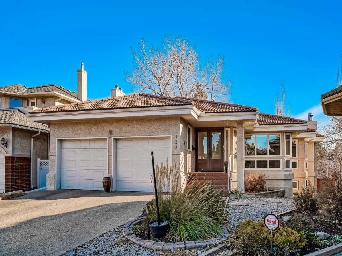 127 Canterbury Court SW Calgary AB T2W 6C1 MLS #A2269104 MLS #A2269104 image #0