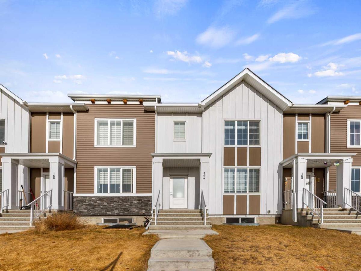 Calgary Homes from $400k to $500k MLS #A2269687 image #0