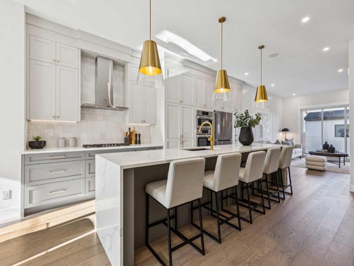 1726 19 Avenue NW Calgary AB T2M 1B3 MLS #A2269763 MLS #A2269763 image #0