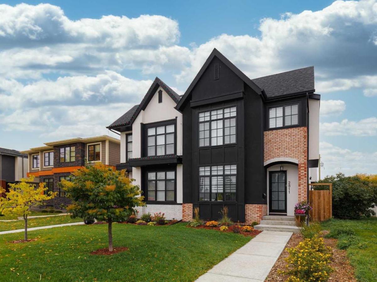 2811 25A Street SW Calgary AB T3E 1Z5 MLS #A2269973 MLS #A2269973 image #0