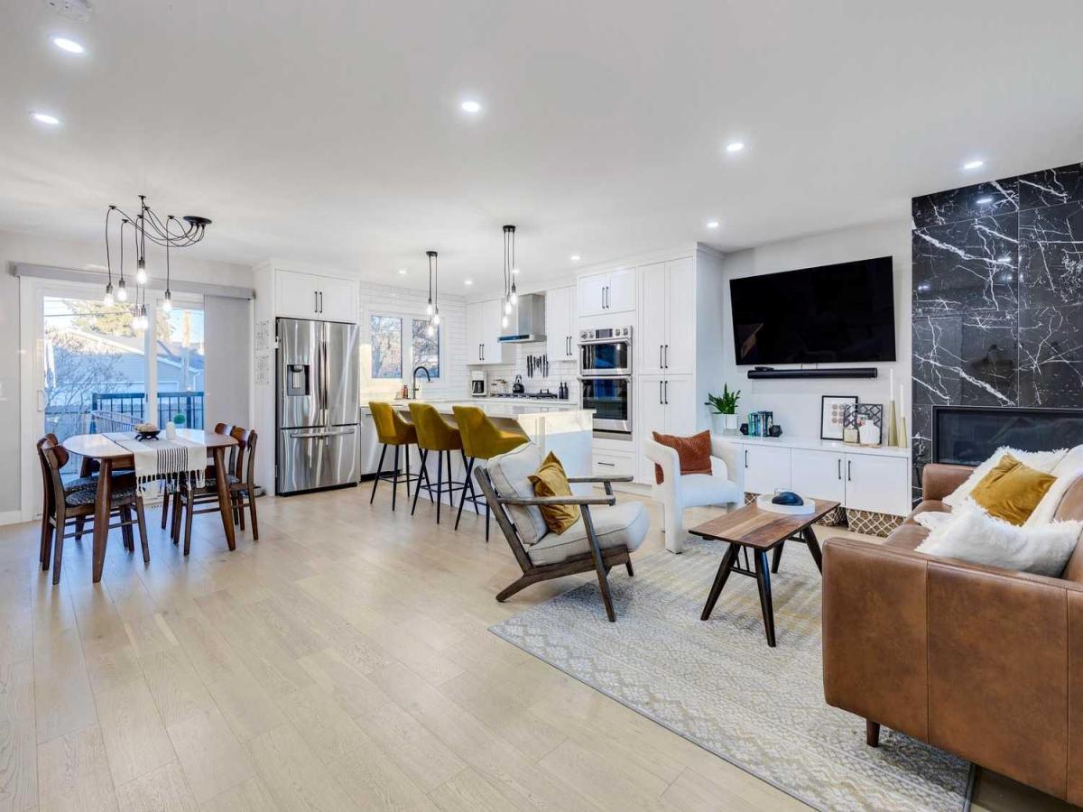 4528 Vegas Road NW Calgary AB T3A 0N1 MLS #A2270022 MLS #A2270022 image #0