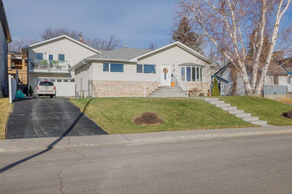 25 Highwood Place NW Calgary AB T2K 2B9 MLS #A2270274 MLS #A2270274 image #0