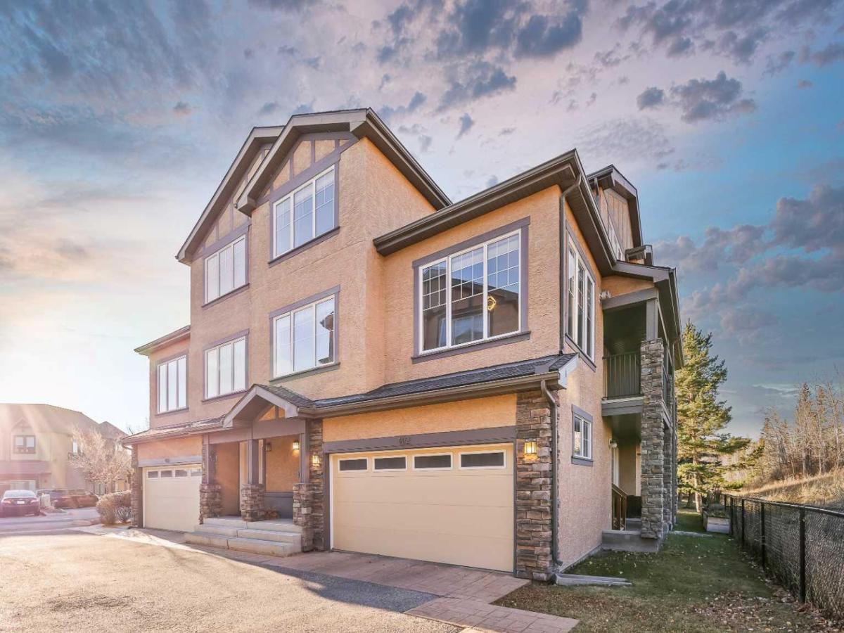 402, 10 Discovery Ridge Hill SW Calgary AB T3H 5X2 MLS #A2270328 MLS #A2270328 image #0