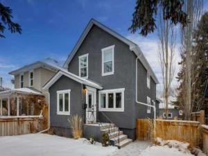 1420 11 Avenue SE Calgary AB T2G 0Z8 MLS #A2270721 MLS #A2270721 image #0