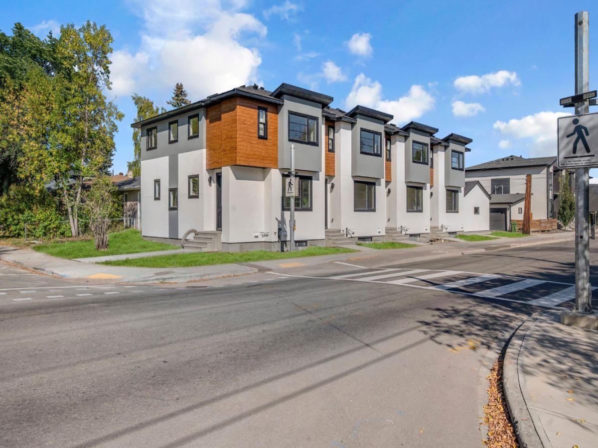2504 18 Street NW Calgary AB T2M3T6 MLS #A2271413 MLS #A2271413 image #0