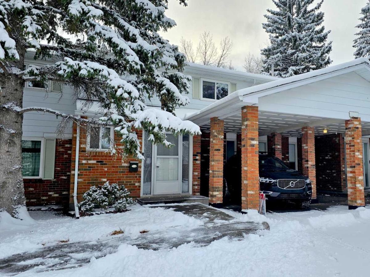 14, 2815 Palliser Drive SW Calgary AB T2V 3S8 MLS #A2271702 MLS #A2271702 image #0