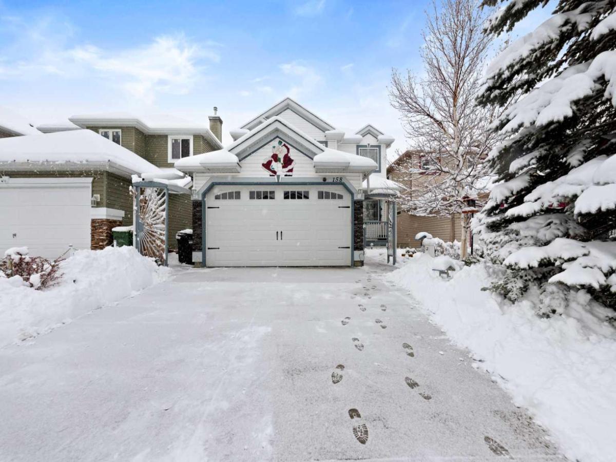 158 Somerglen Road SW Calgary AB T2Y 3V4 MLS #A2272144 MLS #A2272144 image #0