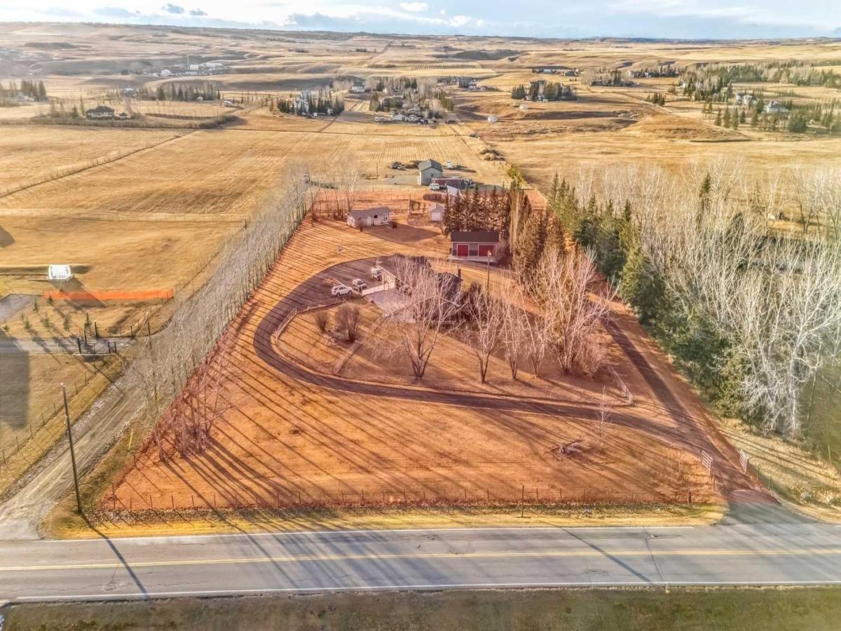 261161 Mountain View Road Rural Rocky View County AB T3P 1A5 MLS #A2272331 MLS #A2272331 image #0