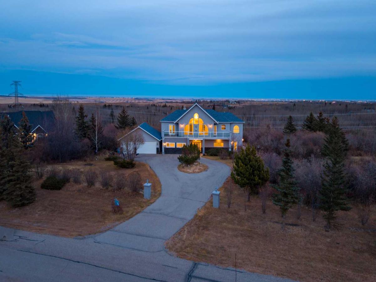 45 Lone Pine Crescent Rural Rocky View County AB T3R 1B9 MLS #A2272407 MLS #A2272407 image #0