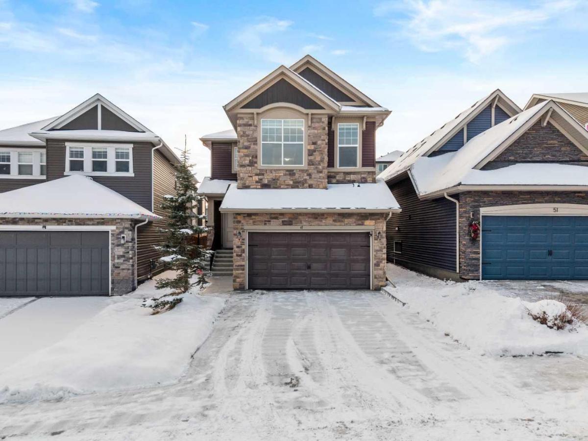 Calgary North West Houses MLS #A2273419 image #0