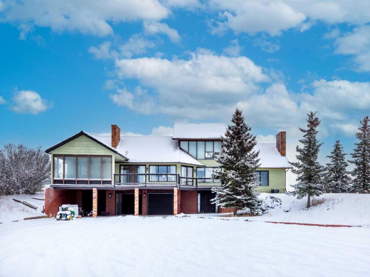 251210 Range Road 32 Rural Rocky View County AB T3Z 1E4 MLS #A2274330 MLS #A2274330 image #0