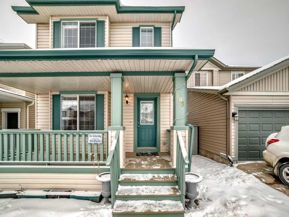 206 Evansmeade Close NW Calgary AB T3P1E2 MLS #A2274367 MLS #A2274367 image #0
