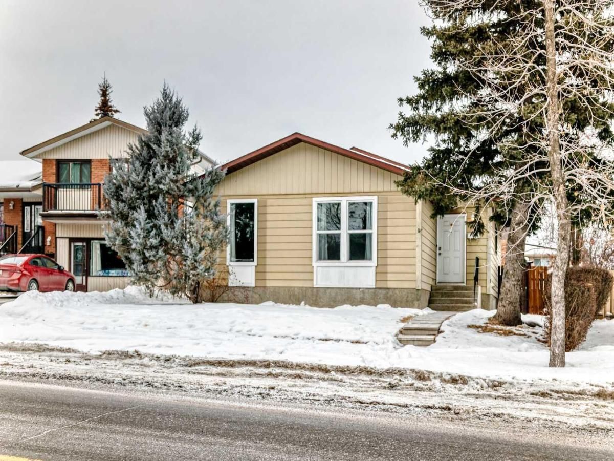 503 Woodbine Boulevard SW Calgary AB T2W 4P5 MLS #A2274975 MLS #A2274975 image #0