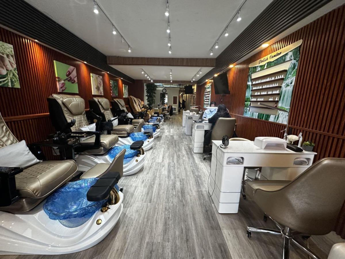 5606 4 Street NW Calgary AB T2K 1B2 MLS #A2275136 MLS #A2275136 image #0