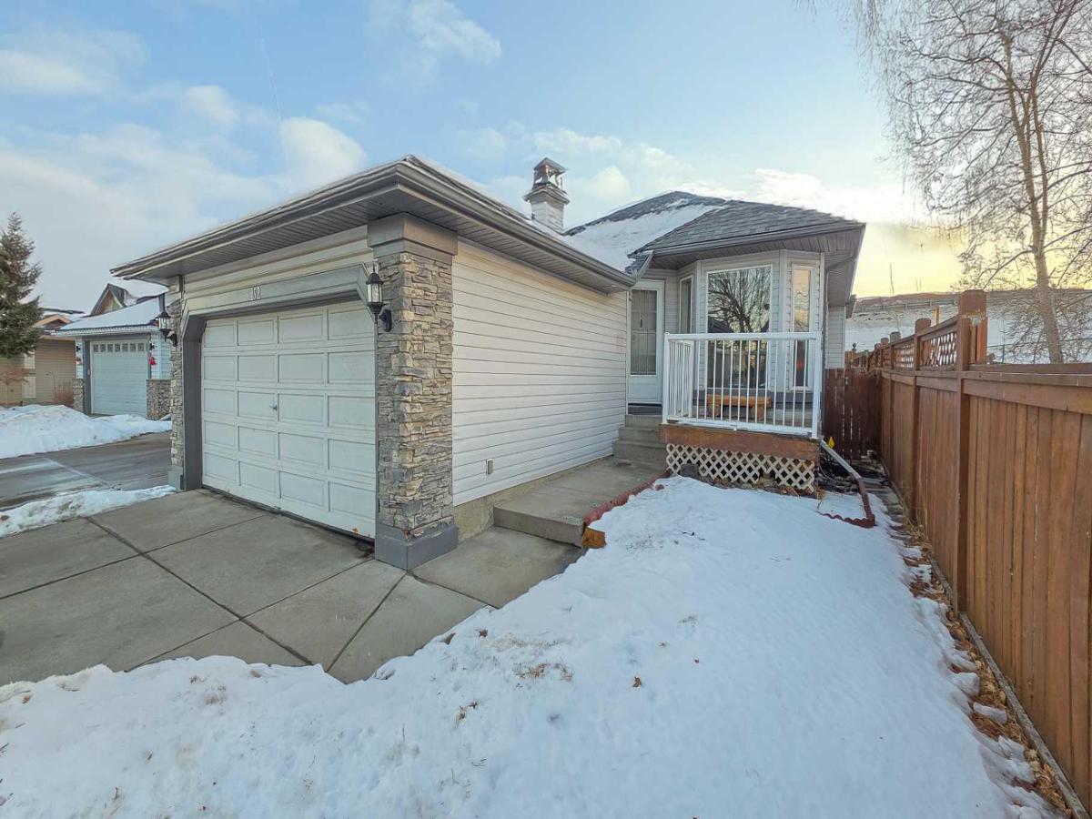 152 Valley Meadow Close NW Calgary AB T3B 5M2 MLS #A2275357 MLS #A2275357 image #0