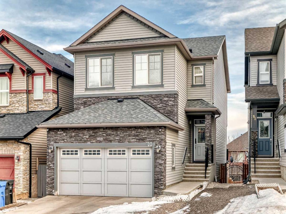 88 Nolanhurst Crescent NW Calgary AB T3R 0Z3 MLS #A2275565 MLS #A2275565 image #0