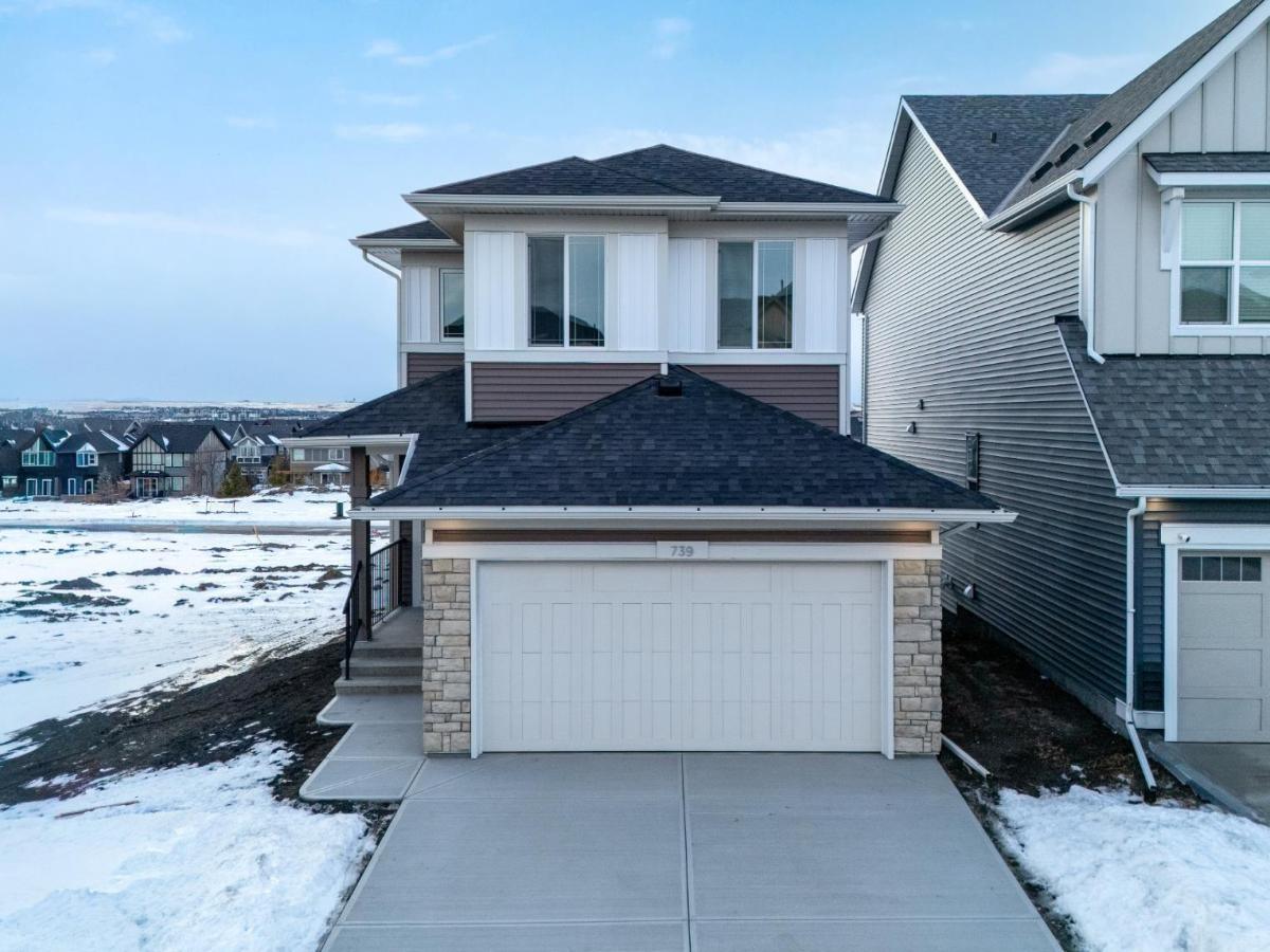 739 Langley Terrace SE Airdrie AB T4A3R1 MLS #A2275597 MLS #A2275597 image #0