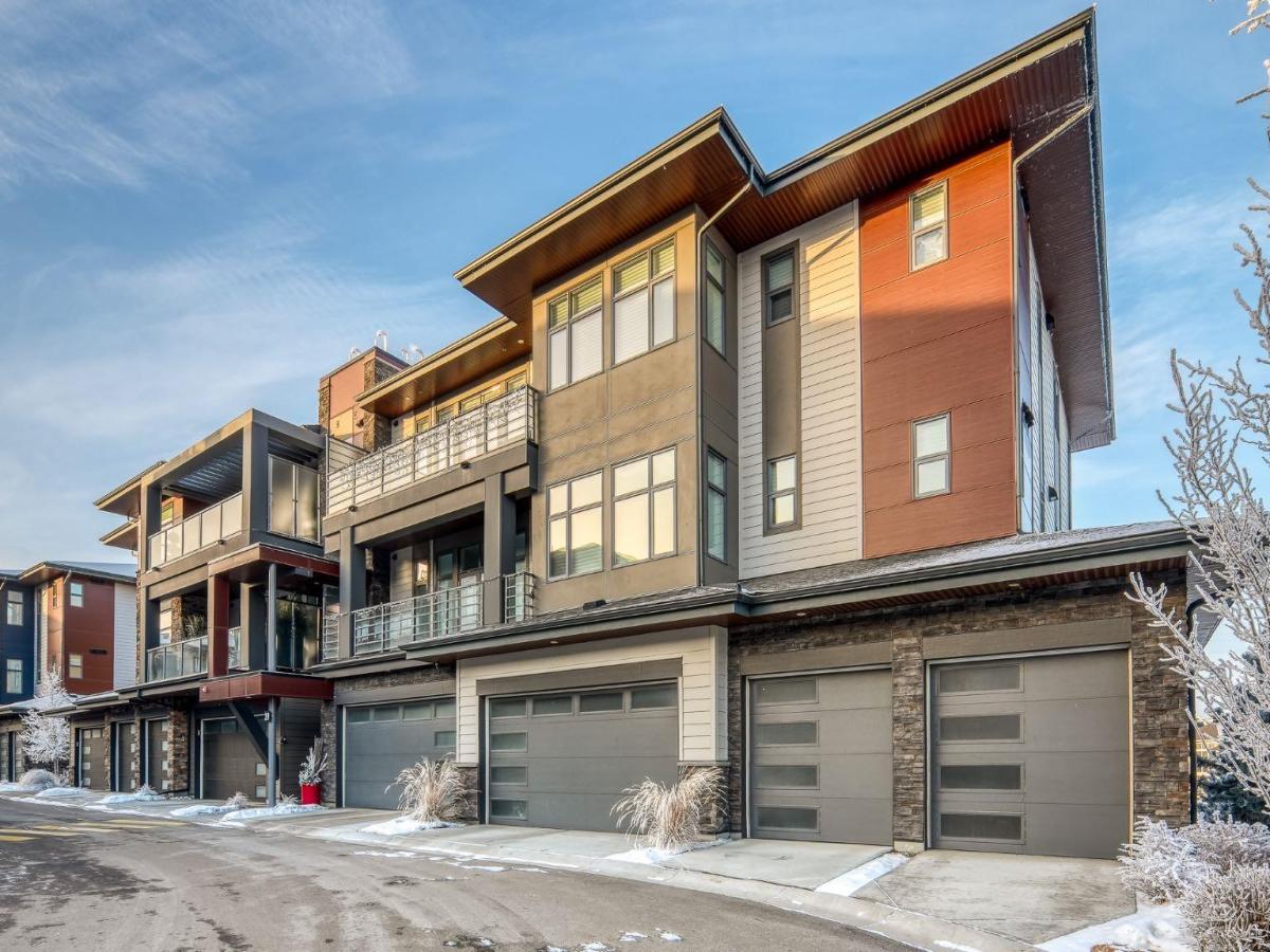 102, 29 Mahogany Circle SE Calgary AB T2M 2V7 | MLS #A2276702 MLS #A2276702 image #0