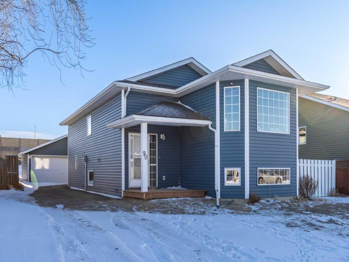 90 Elizabeth Way SE Airdrie AB T4B 2H6 MLS #A2277283 MLS #A2277283 image #0