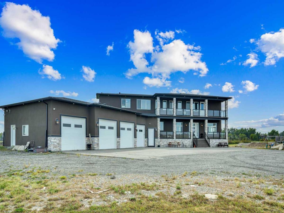 275113 TWP RD 240 Rural Rocky View County AB T1X 2H3 | MLS #A2278641 MLS #A2278641 image #0