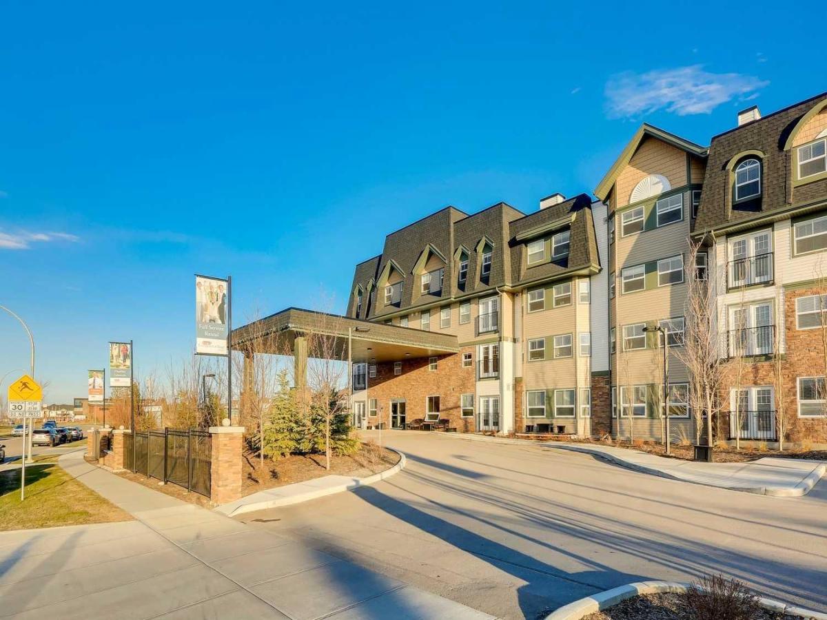 404, 2635 Eversyde Avenue SW Calgary AB T2Y 5G9 | MLS #A2299697 MLS #A2299697 image #0