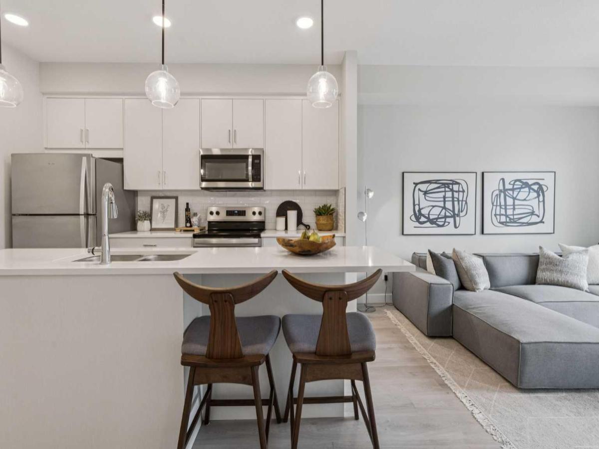 201, 655 Shawnee Square SW Calgary AB T2Y 1E3 | MLS #A2301252 MLS #A2301252 image #0