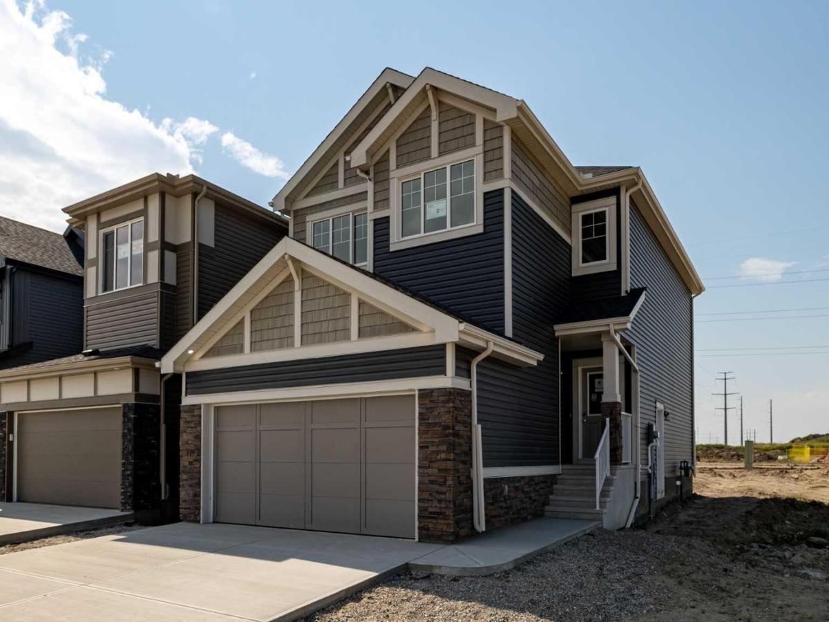385 Sora Park SE Calgary AB T3S 0L6 | MLS #A2302959 MLS #A2302959 image #0