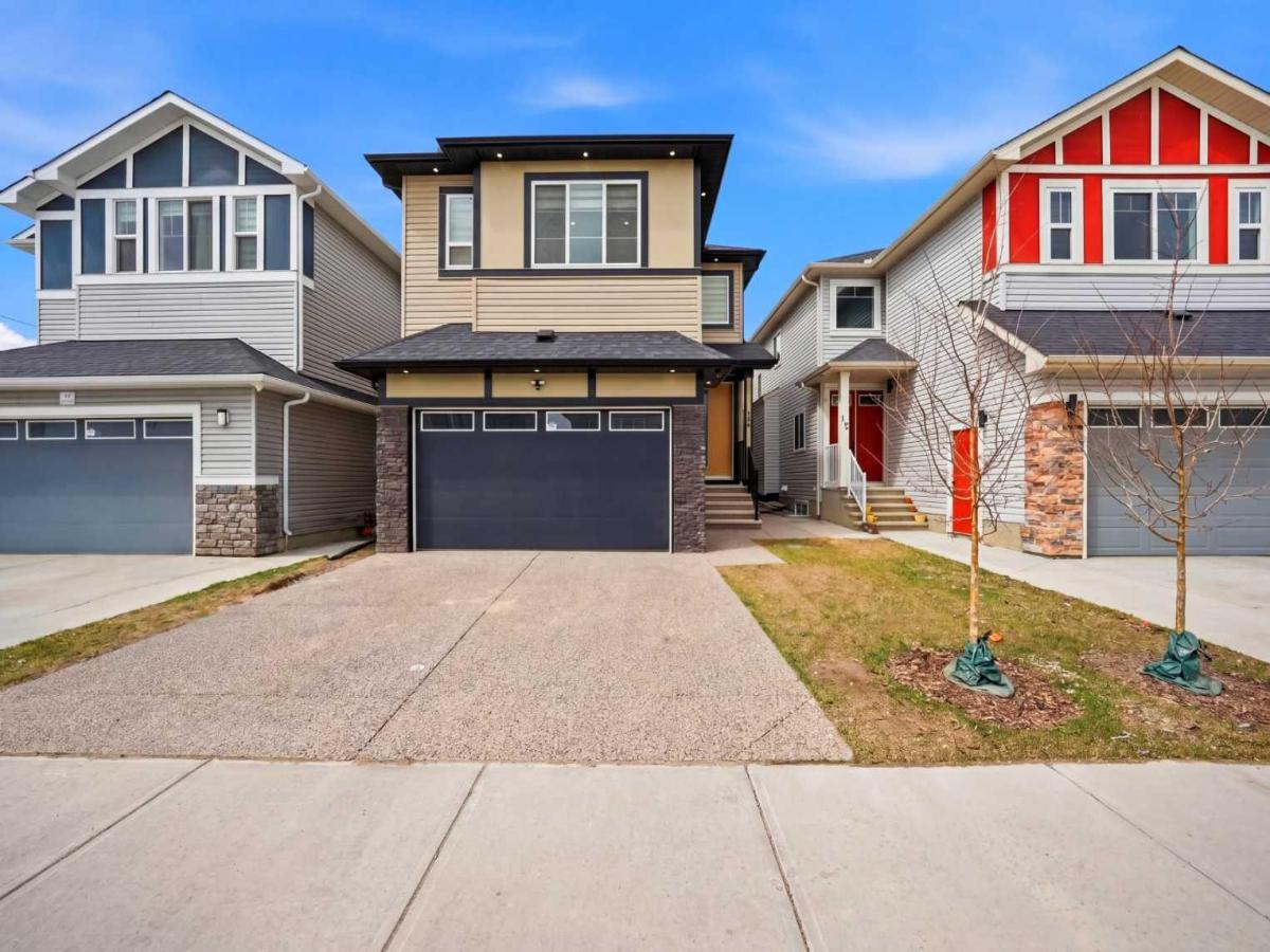15 Saddlecrest Link NE Calgary AB T3J0Z3 | MLS #A2307305 MLS #A2307305 image #0