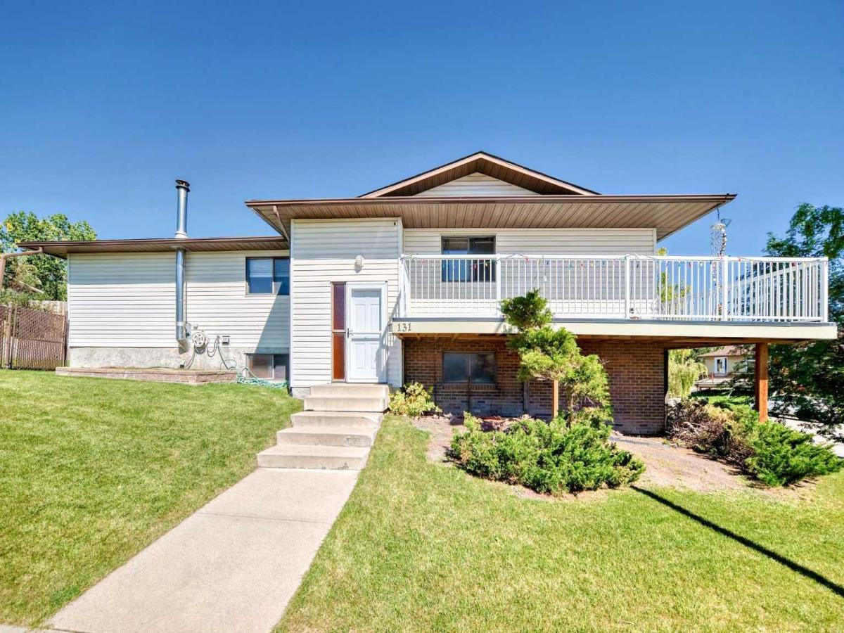 131 Ranchlands Court NW Calgary AB T3G1N8 | MLS #A2309074 MLS #A2309074 image #0