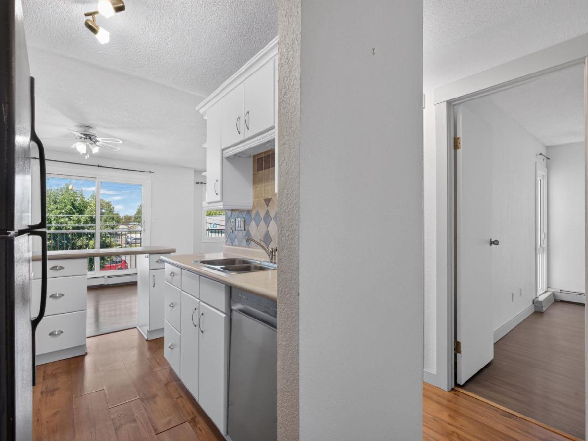 202, 809 4 Street NE Calgary AB T2E3S9 | MLS #A2310861 MLS #A2310861 image #0