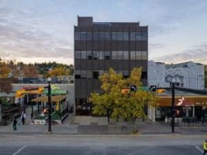 300, 1135 17 Avenue SW Calgary AB T2T 0B6 | MLS #A2311137 MLS #A2311137 image #0